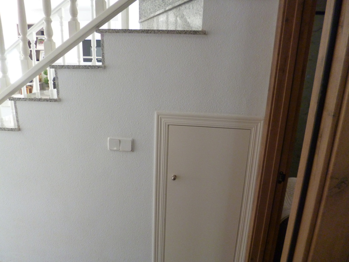 For sale - 4 Bedroom 2 Bathroom House - Detached Villa in Pilar de la Horadada - Pilar de la Horadada Centro  - Alicante