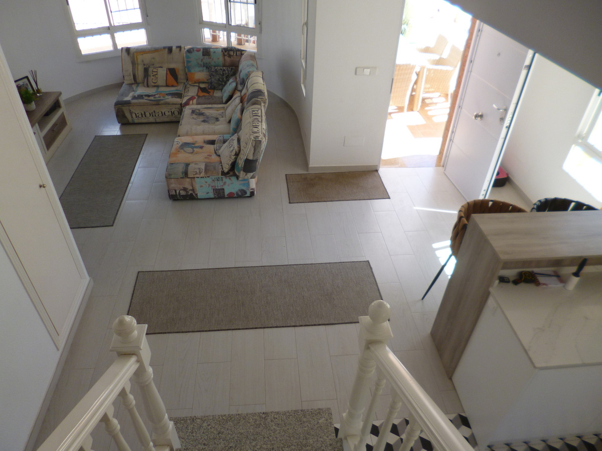 For sale - 4 Bedroom 2 Bathroom House - Detached Villa in Pilar de la Horadada - Pilar de la Horadada Centro  - Alicante