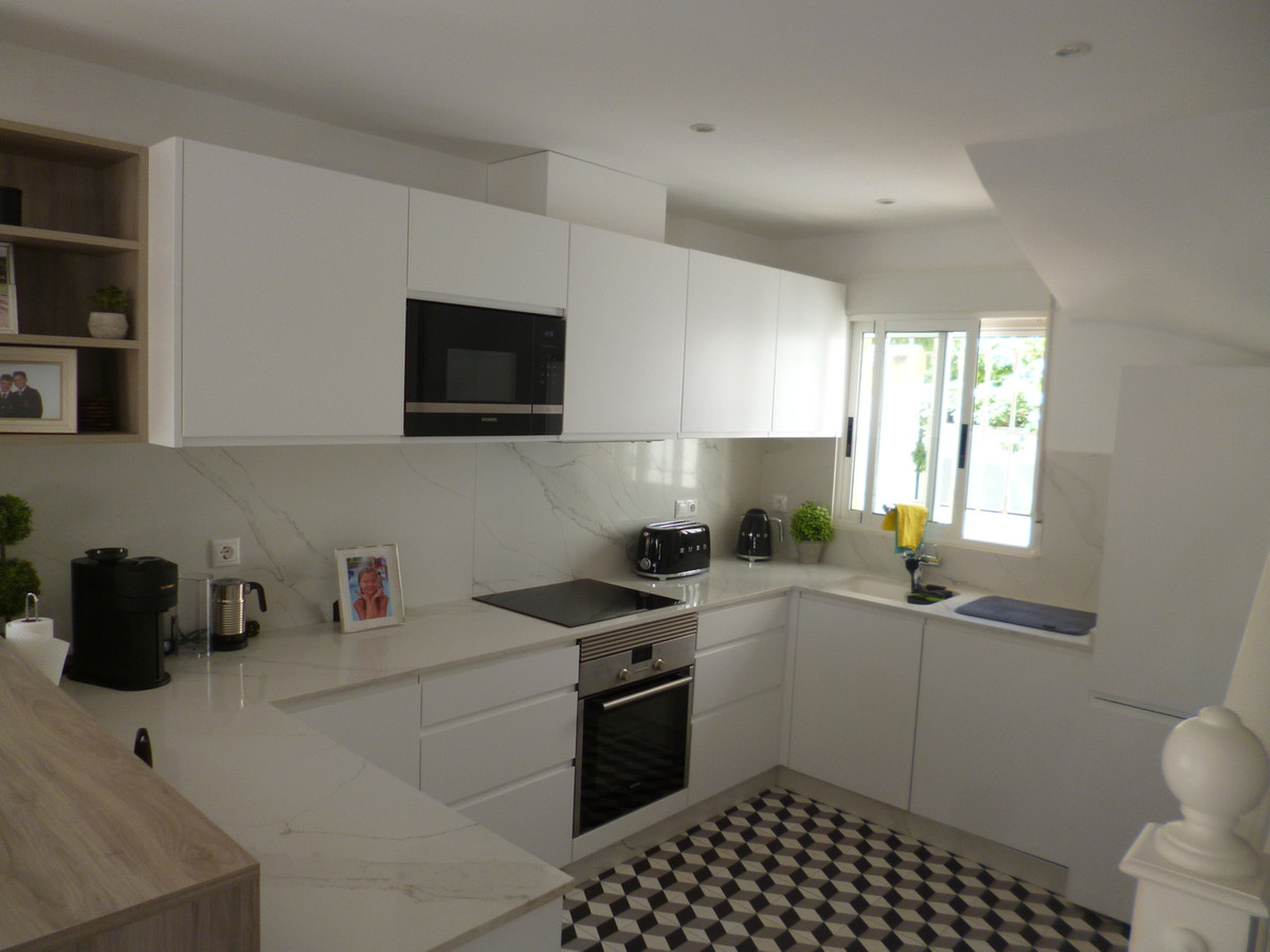 For sale - 4 Bedroom 2 Bathroom House - Detached Villa in Pilar de la Horadada - Pilar de la Horadada Centro  - Alicante