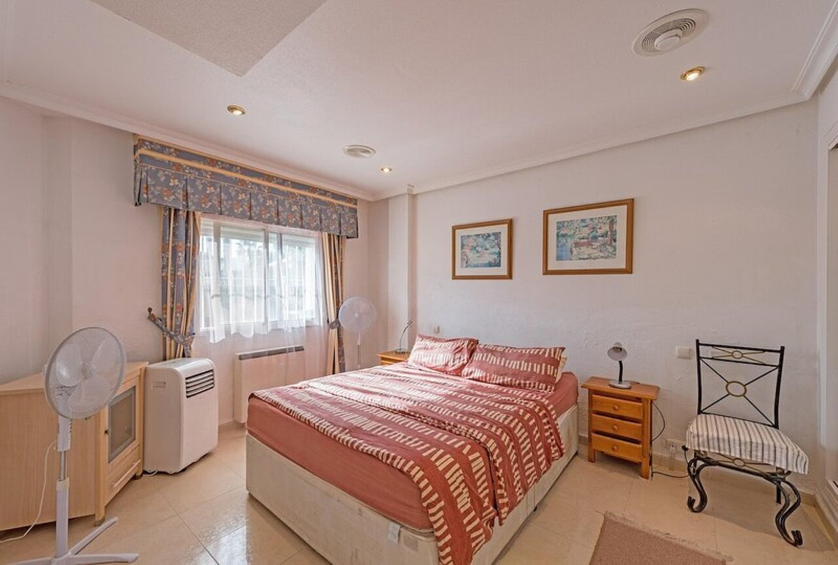 For sale - 4 Bedroom 2 Bathroom House - Detached Villa in Orihuela - La Murada  - Alicante