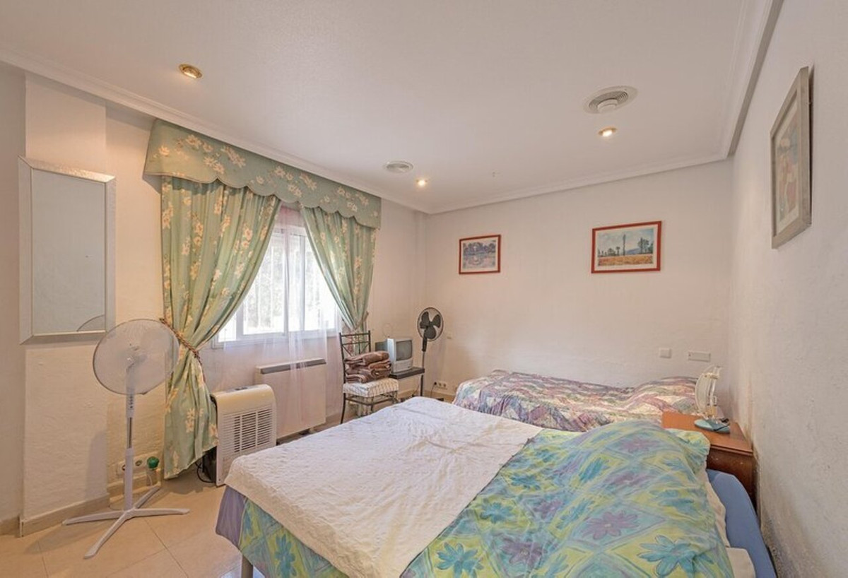 For sale - 4 Bedroom 2 Bathroom House - Detached Villa in Orihuela - La Murada  - Alicante