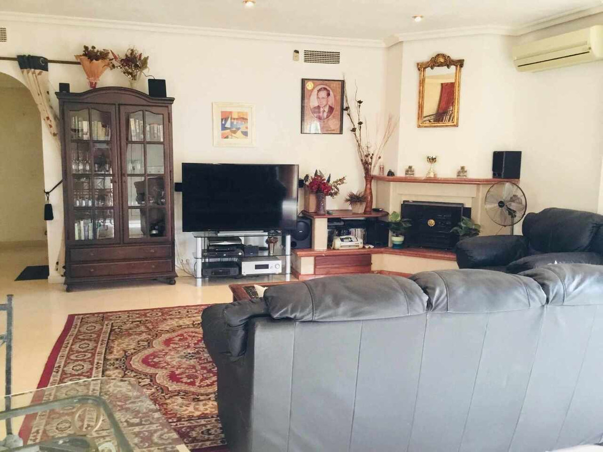 For sale - 4 Bedroom 2 Bathroom House - Detached Villa in Orihuela - La Murada  - Alicante