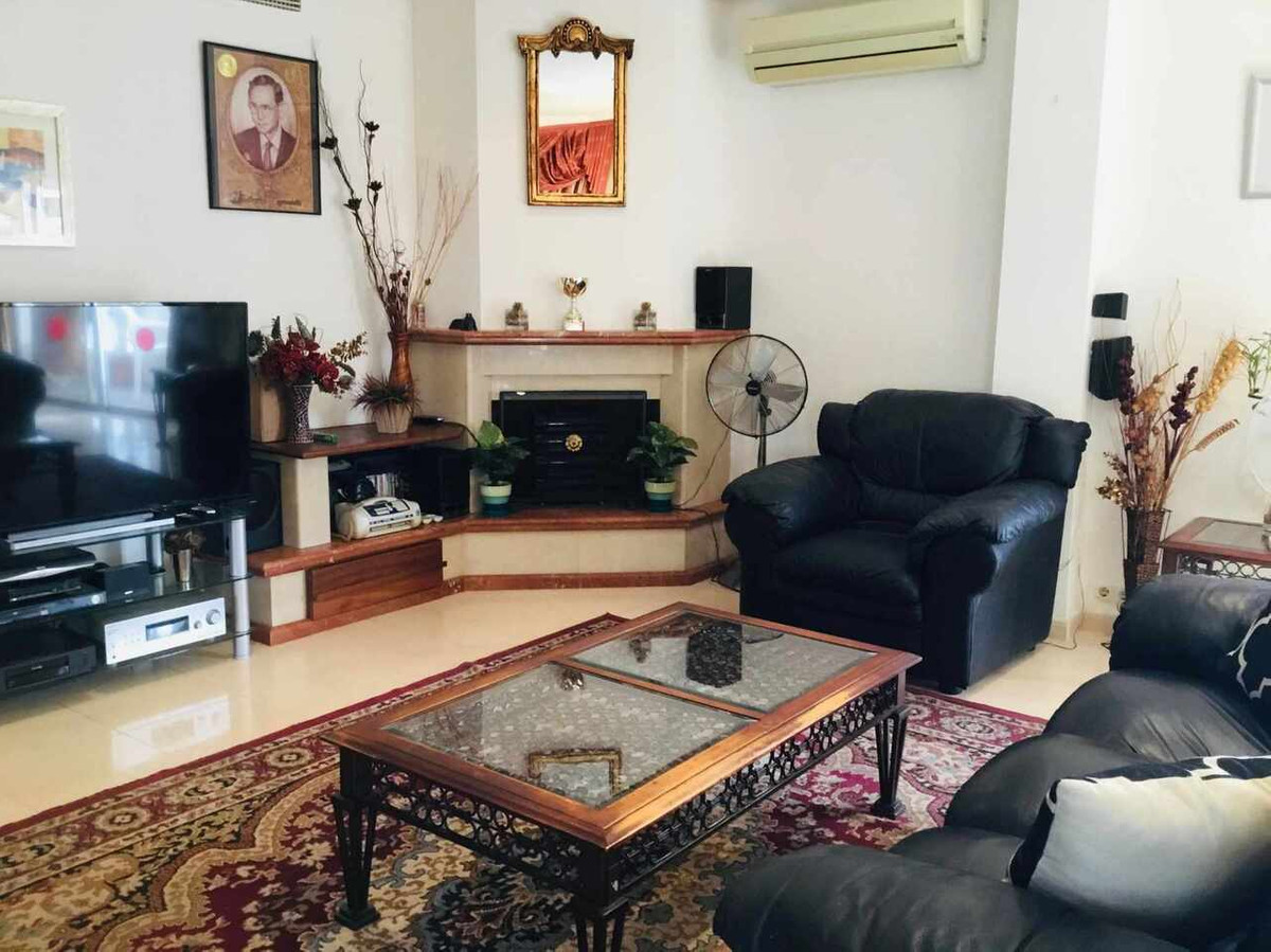 For sale - 4 Bedroom 2 Bathroom House - Detached Villa in Orihuela - La Murada  - Alicante