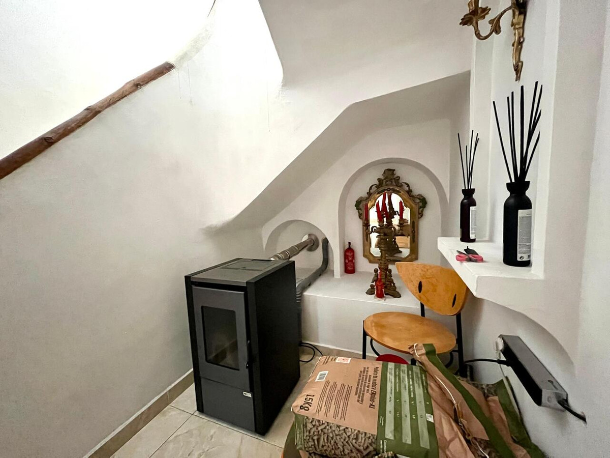 For sale - 4 Bedroom 2 Bathroom House - Detached Villa in Orihuela - Villamartin  - Alicante