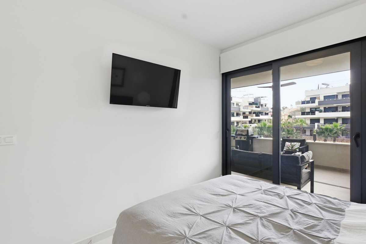For sale - 2 Bedroom 2 Bathroom Apartment - Middle Floor Apartment in Orihuela - Los Altos  - Alicante