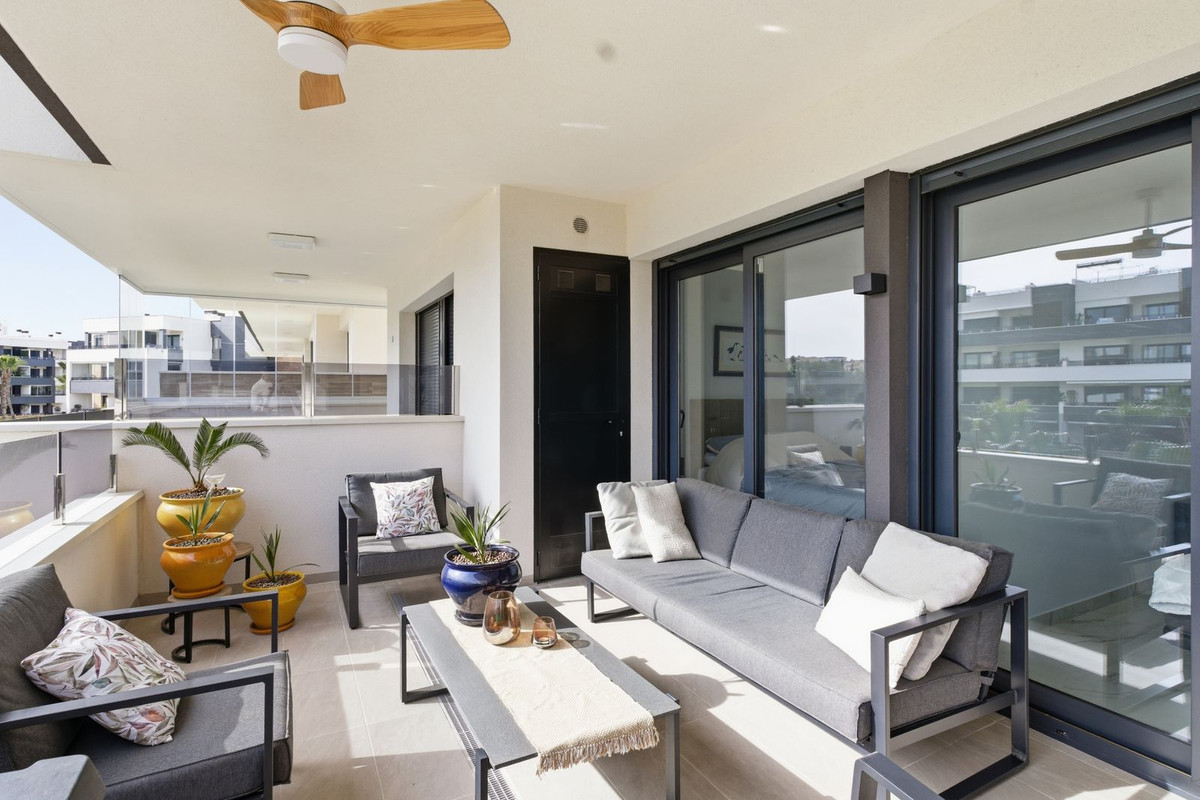 For sale - 2 Bedroom 2 Bathroom Apartment - Middle Floor Apartment in Orihuela - Los Altos  - Alicante