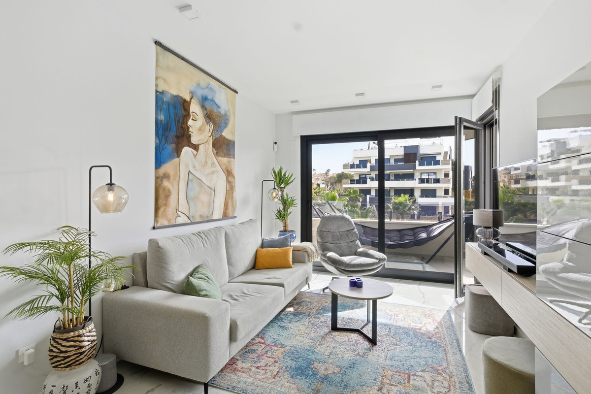 For sale - 2 Bedroom 2 Bathroom Apartment - Middle Floor Apartment in Orihuela - Los Altos  - Alicante