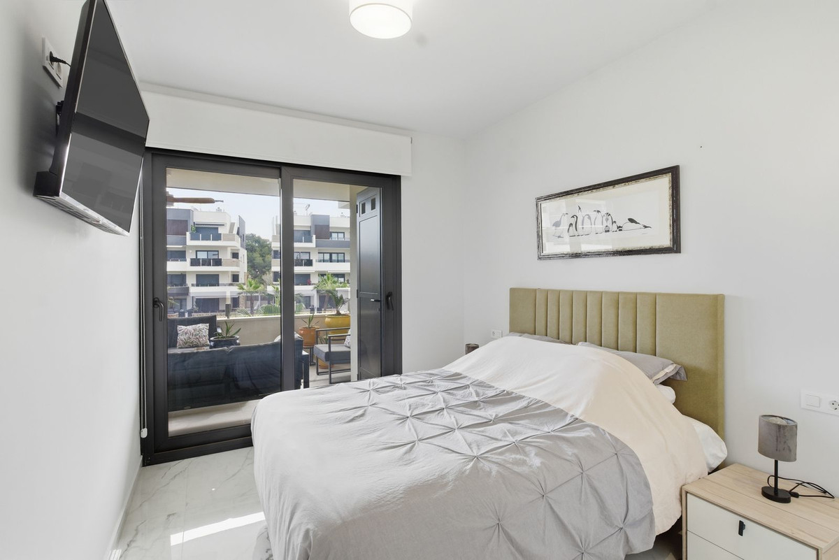 For sale - 2 Bedroom 2 Bathroom Apartment - Middle Floor Apartment in Orihuela - Los Altos  - Alicante