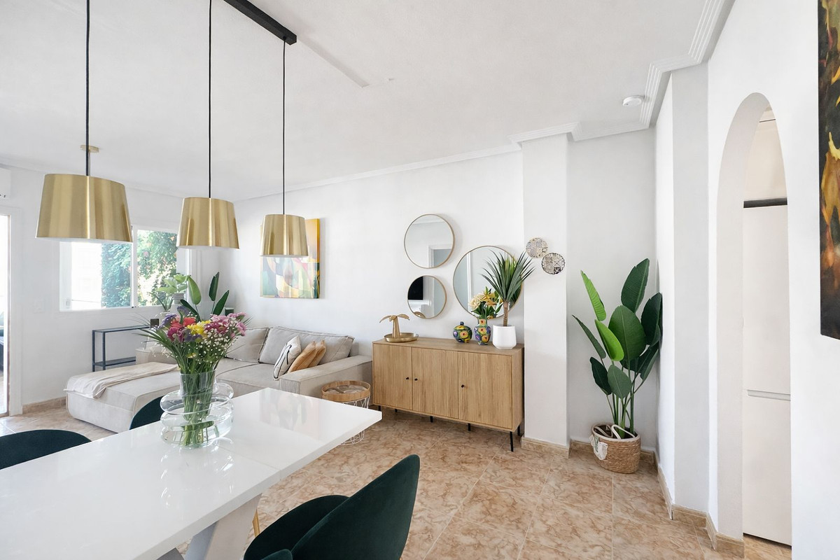 For sale - 2 Bedroom 1 Bathroom Apartment - Top Floor Apartment in Orihuela - Los Altos  - Alicante