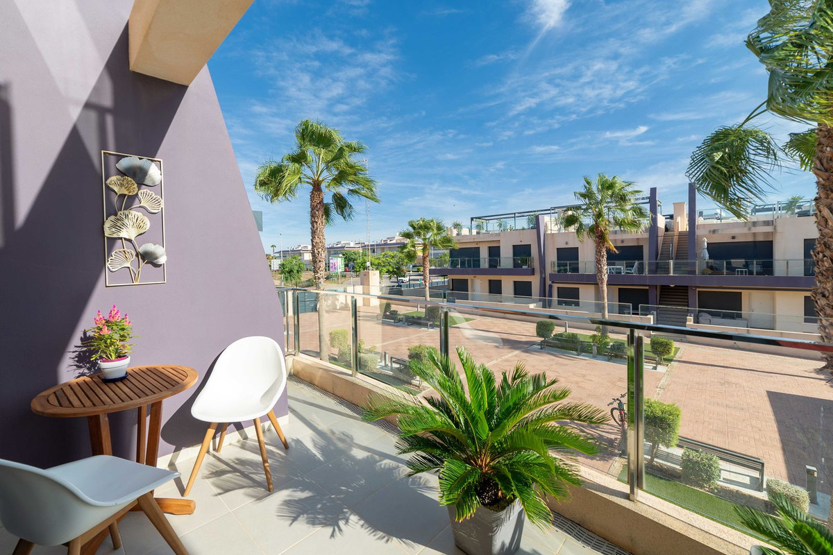 For sale - 2 Bedroom 2 Bathroom Apartment - Penthouse in Orihuela - Mil Palmeras  - Alicante
