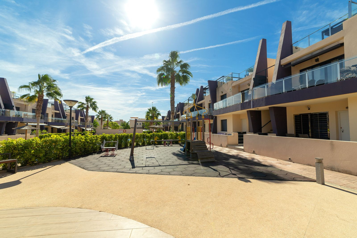 For sale - 2 Bedroom 2 Bathroom Apartment - Penthouse in Orihuela - Mil Palmeras  - Alicante