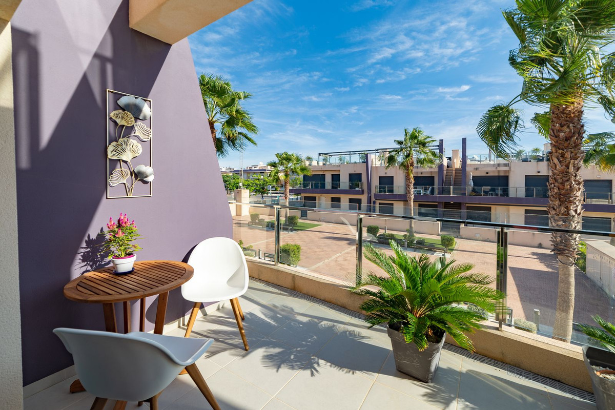 For sale - 2 Bedroom 2 Bathroom Apartment - Penthouse in Orihuela - Mil Palmeras  - Alicante