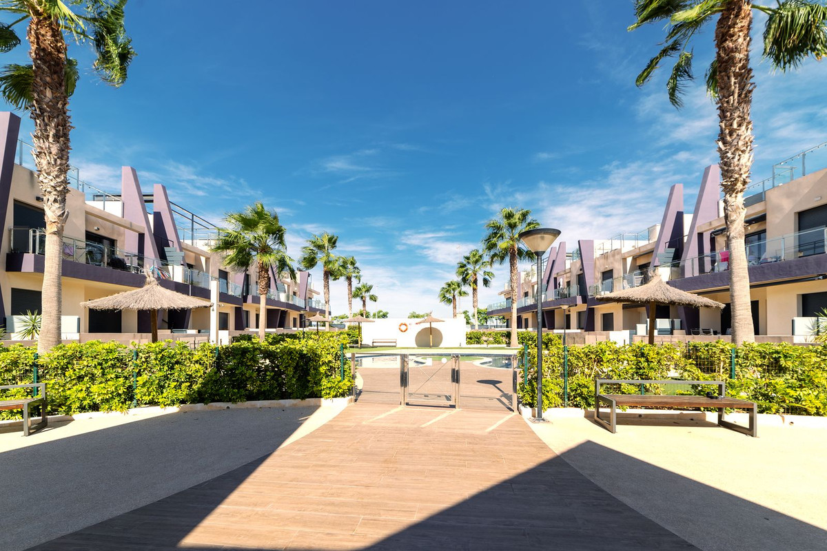 For sale - 2 Bedroom 2 Bathroom Apartment - Penthouse in Orihuela - Mil Palmeras  - Alicante