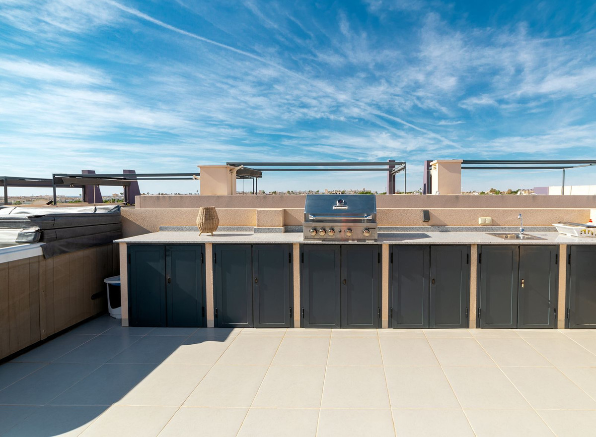 For sale - 2 Bedroom 2 Bathroom Apartment - Penthouse in Orihuela - Mil Palmeras  - Alicante