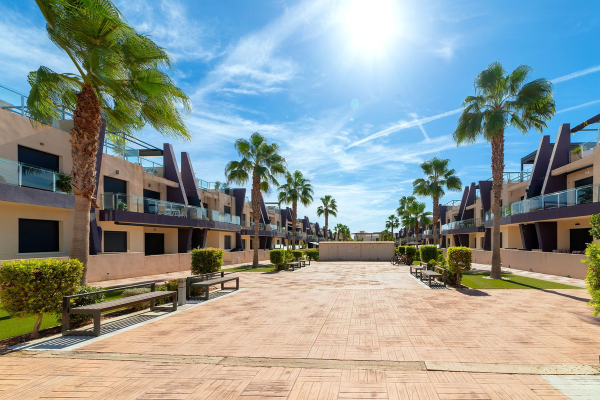 For sale - 2 Bedroom 2 Bathroom Apartment - Penthouse in Orihuela - Mil Palmeras  - Alicante