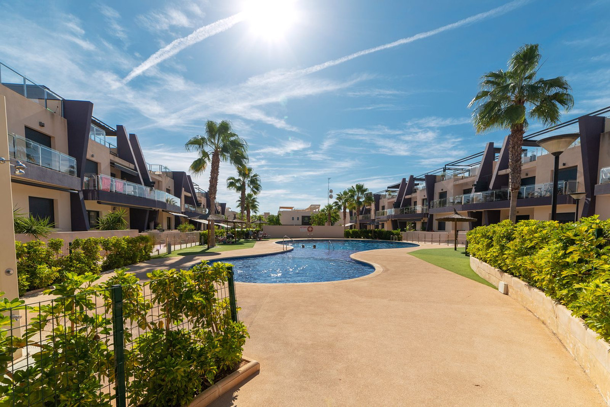 For sale - 2 Bedroom 2 Bathroom Apartment - Penthouse in Orihuela - Mil Palmeras  - Alicante