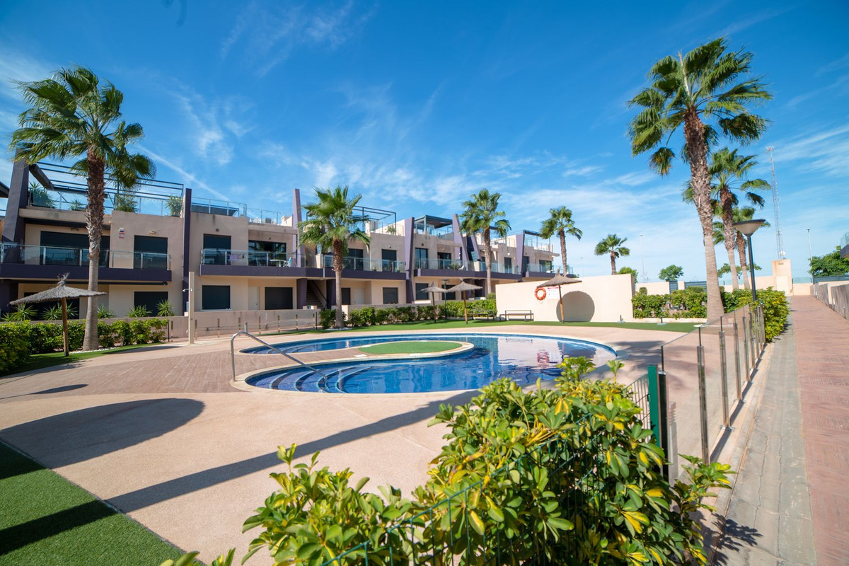 For sale - 2 Bedroom 2 Bathroom Apartment - Penthouse in Orihuela - Mil Palmeras  - Alicante