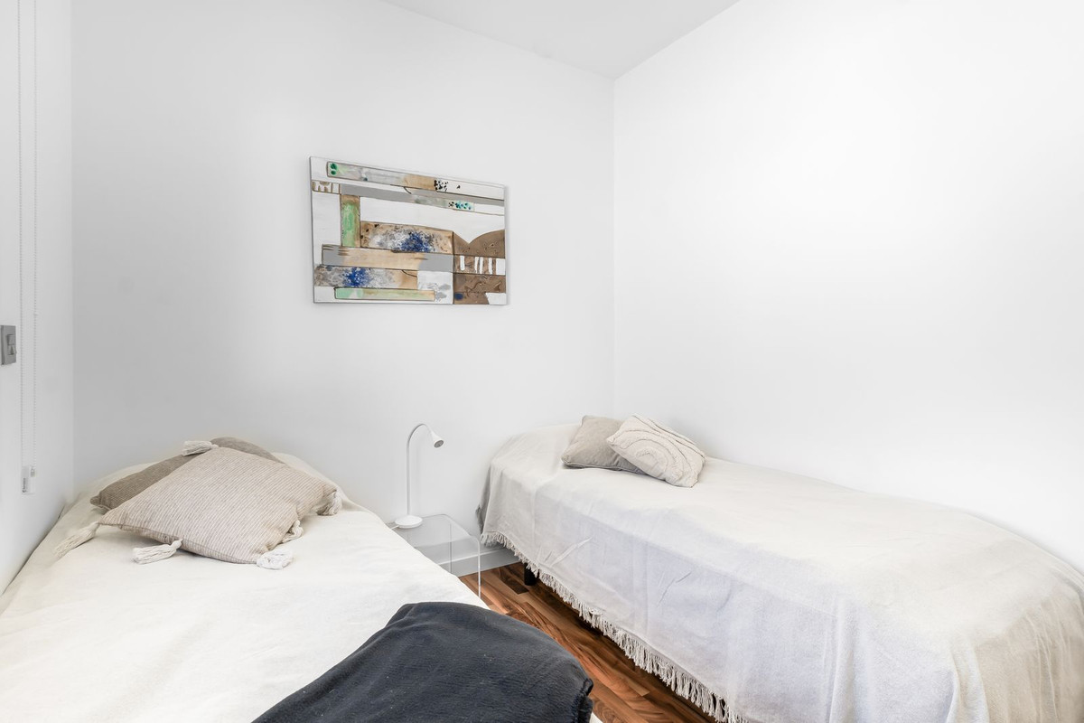 For sale - 5 Bedroom 2 Bathroom House - Detached Villa in Orihuela - Orihuela Costa  - Alicante