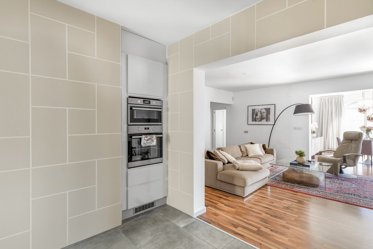 For sale - 5 Bedroom 2 Bathroom House - Detached Villa in Orihuela - Orihuela Costa  - Alicante