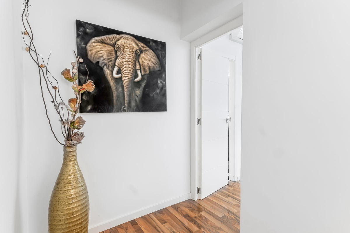 For sale - 5 Bedroom 2 Bathroom House - Detached Villa in Orihuela - La Florida  - Alicante