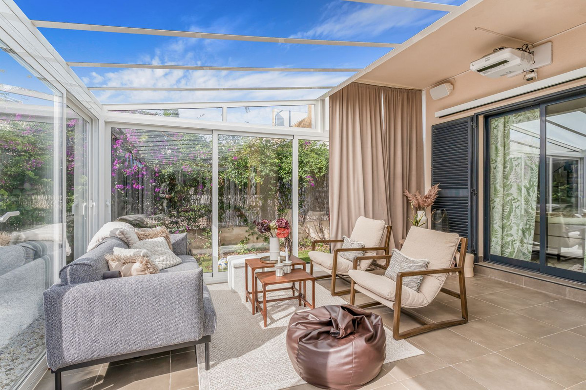 For sale - 3 Bedroom 2 Bathroom House - Detached Villa in Orihuela - La Zenia  - Alicante