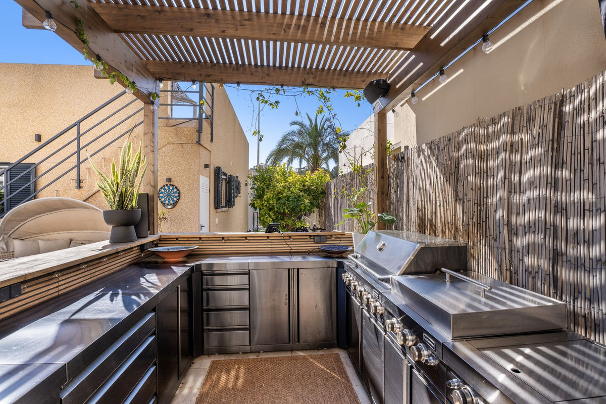 For sale - 3 Bedroom 2 Bathroom House - Detached Villa in Orihuela - La Zenia  - Alicante