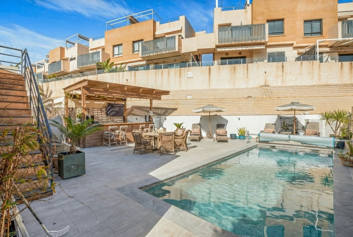 For sale - 3 Bedroom 2 Bathroom House - Detached Villa in Orihuela - La Zenia  - Alicante