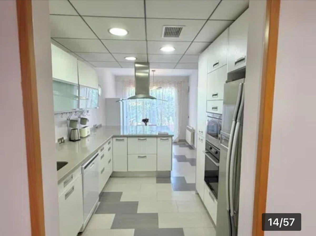 For sale - 4 Bedroom 4 Bathroom House - Detached Villa in Orihuela - Cabo Roig  - Alicante