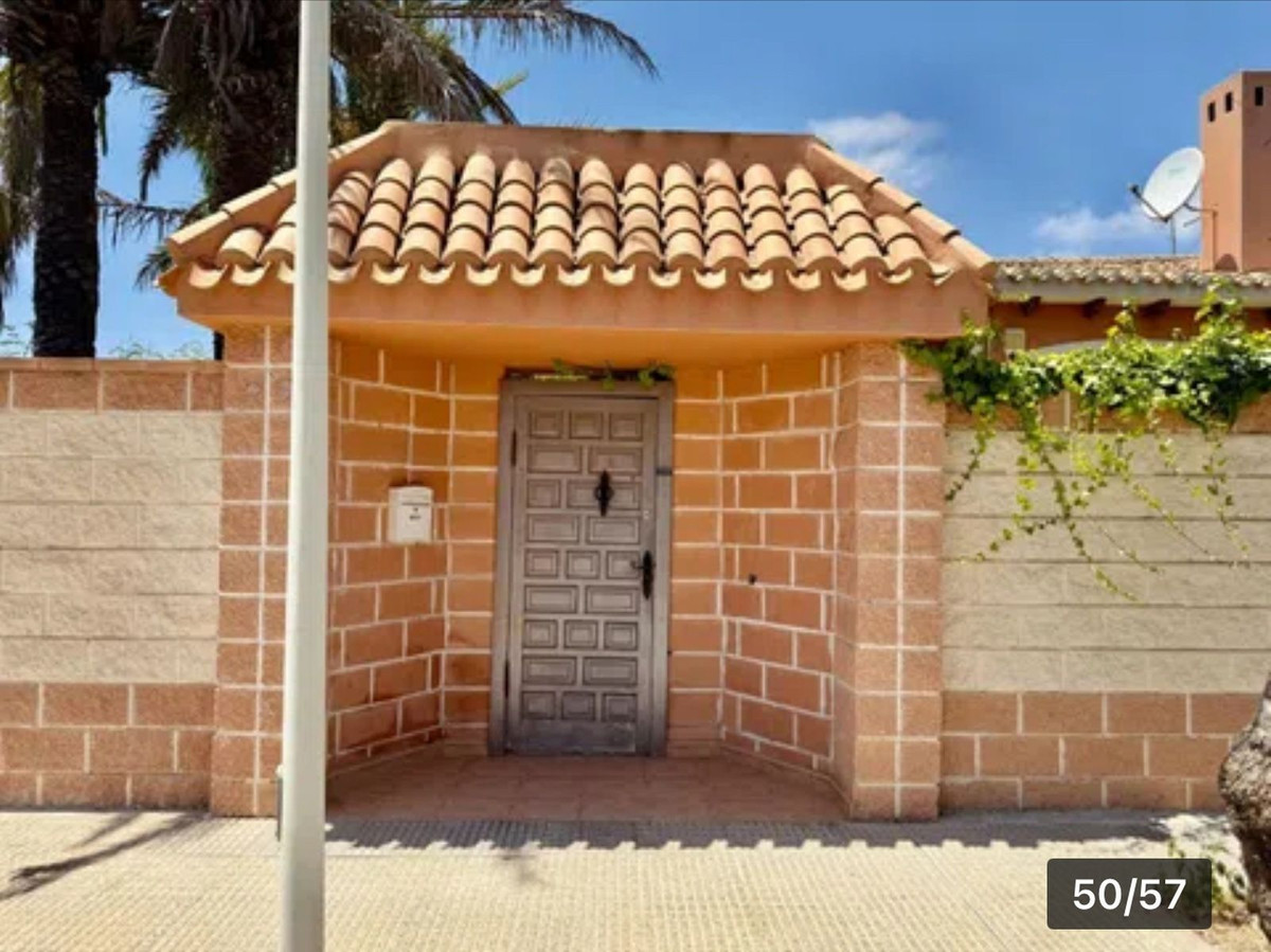 For sale - 4 Bedroom 4 Bathroom House - Detached Villa in Orihuela - Cabo Roig  - Alicante