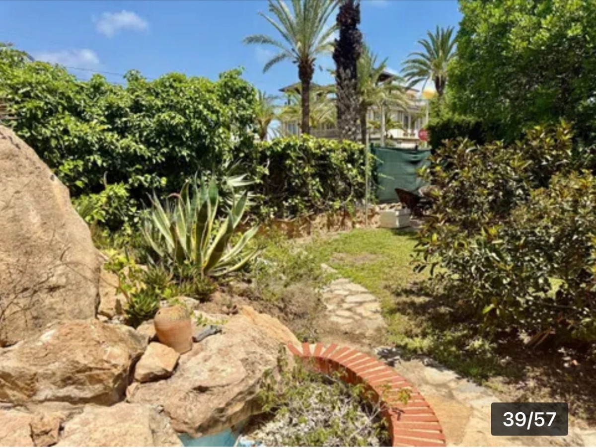 For sale - 4 Bedroom 4 Bathroom House - Detached Villa in Orihuela - Cabo Roig  - Alicante