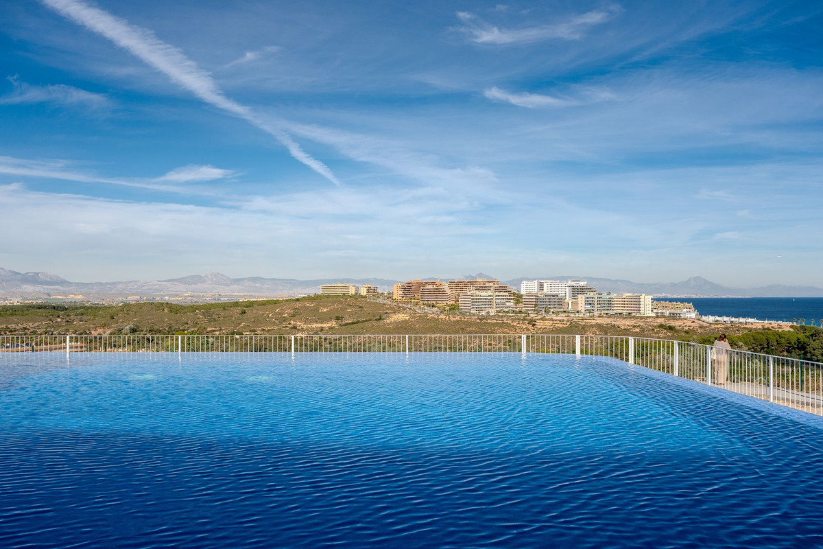 For sale - 3 Bedroom 2 Bathroom Apartment - Penthouse in Santa Pola - Gran Alacant  - Alicante