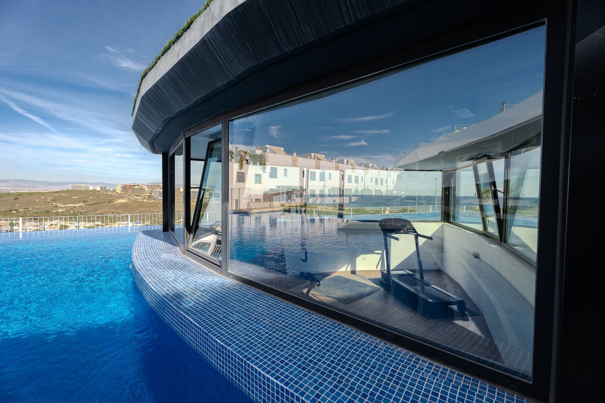 For sale - 3 Bedroom 2 Bathroom Apartment - Penthouse in Santa Pola - Gran Alacant  - Alicante