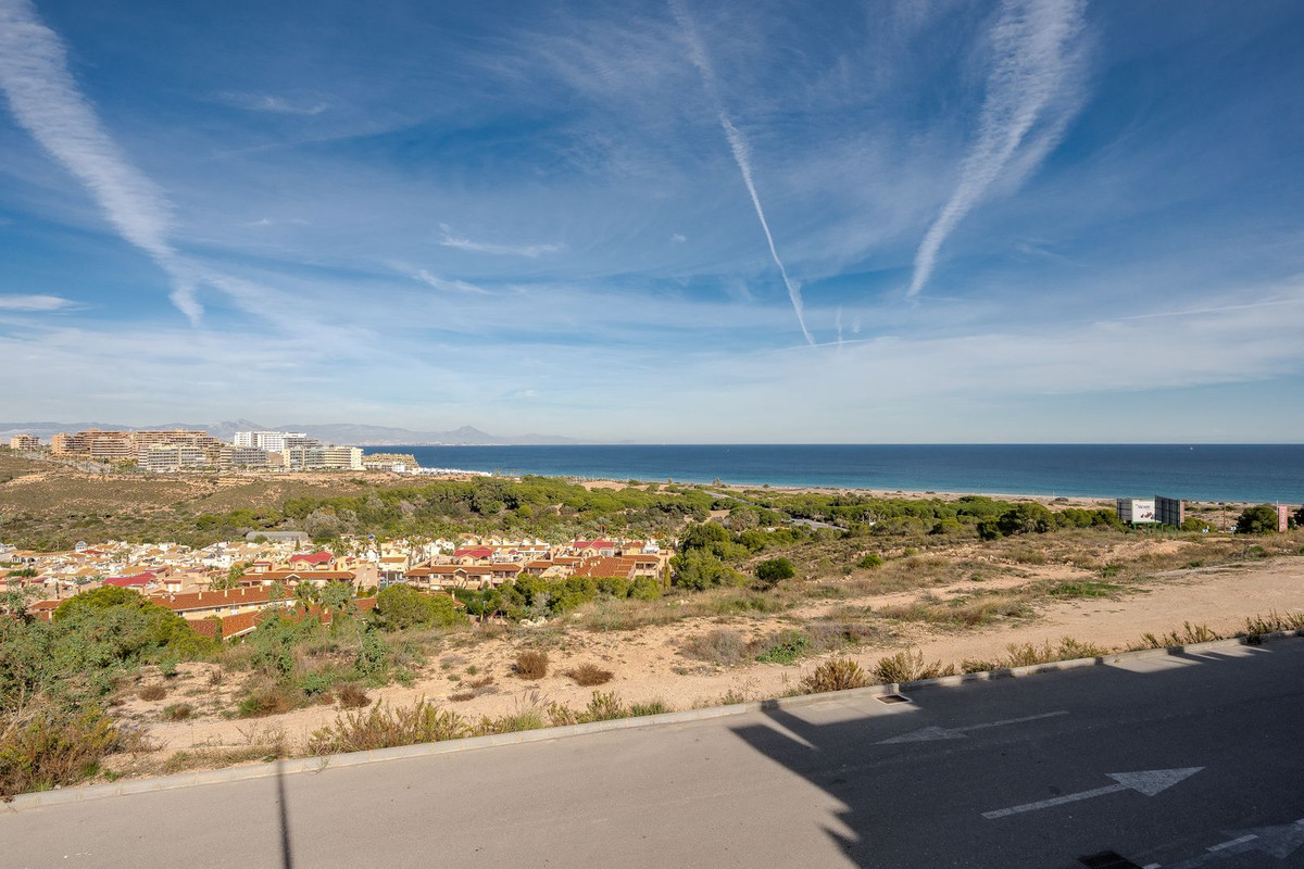 For sale - 3 Bedroom 2 Bathroom Apartment - Penthouse in Santa Pola - Gran Alacant  - Alicante