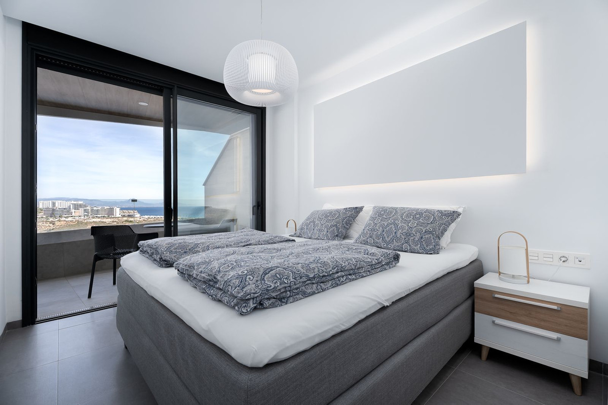 For sale - 3 Bedroom 2 Bathroom Apartment - Penthouse in Santa Pola - Gran Alacant  - Alicante