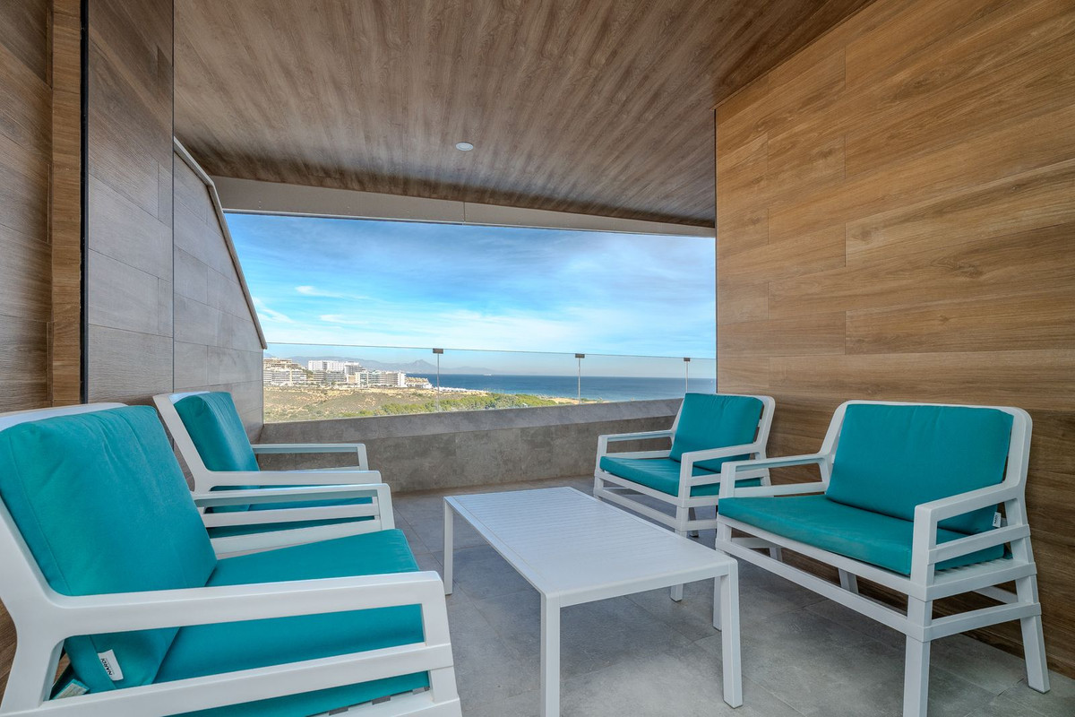 For sale - 3 Bedroom 2 Bathroom Apartment - Penthouse in Santa Pola - Gran Alacant  - Alicante