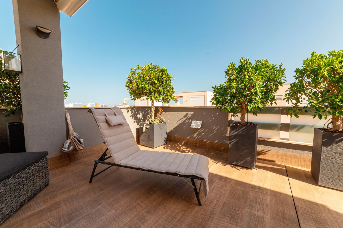 For sale - 3 Bedroom 2 Bathroom House - Detached Villa in Rojales - Ciudad Quesada  - Alicante