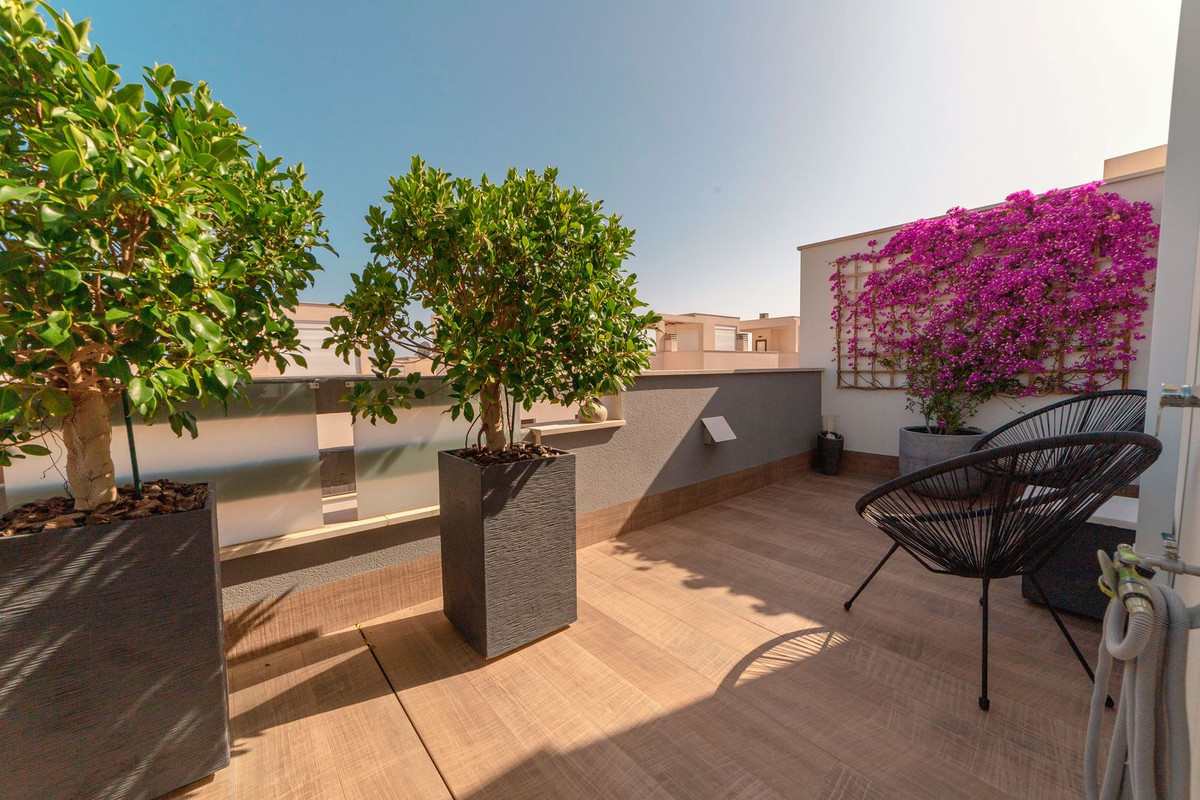 For sale - 3 Bedroom 2 Bathroom House - Detached Villa in Rojales - Ciudad Quesada  - Alicante