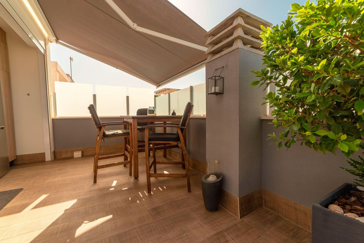 For sale - 3 Bedroom 2 Bathroom House - Detached Villa in Rojales - Ciudad Quesada  - Alicante