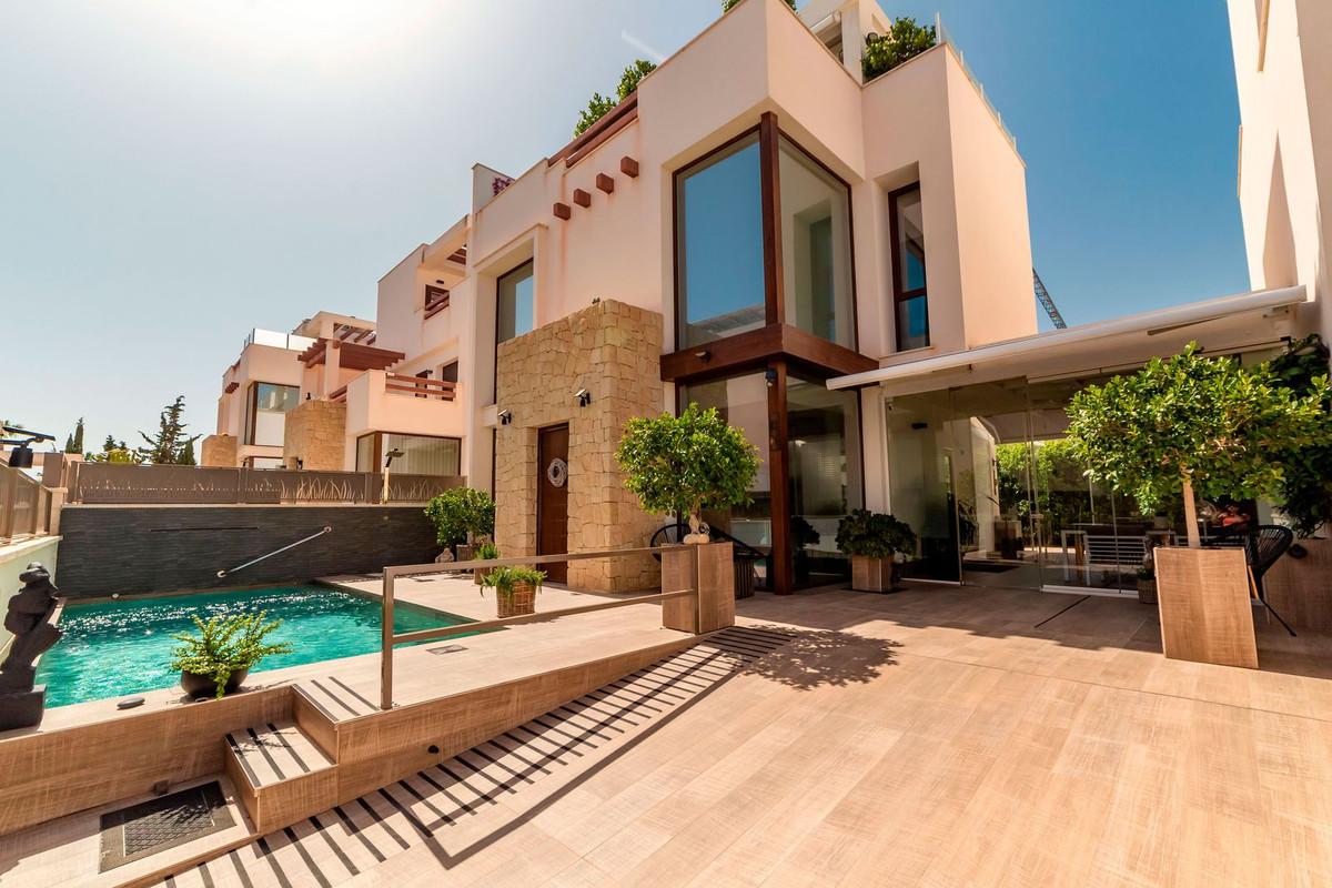 For sale - 3 Bedroom 2 Bathroom House - Detached Villa in Rojales - Ciudad Quesada  - Alicante