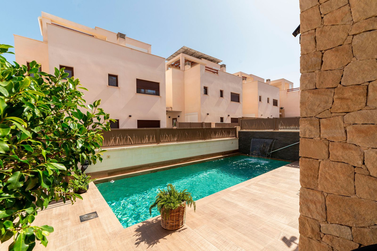 For sale - 3 Bedroom 2 Bathroom House - Detached Villa in Rojales - Ciudad Quesada  - Alicante