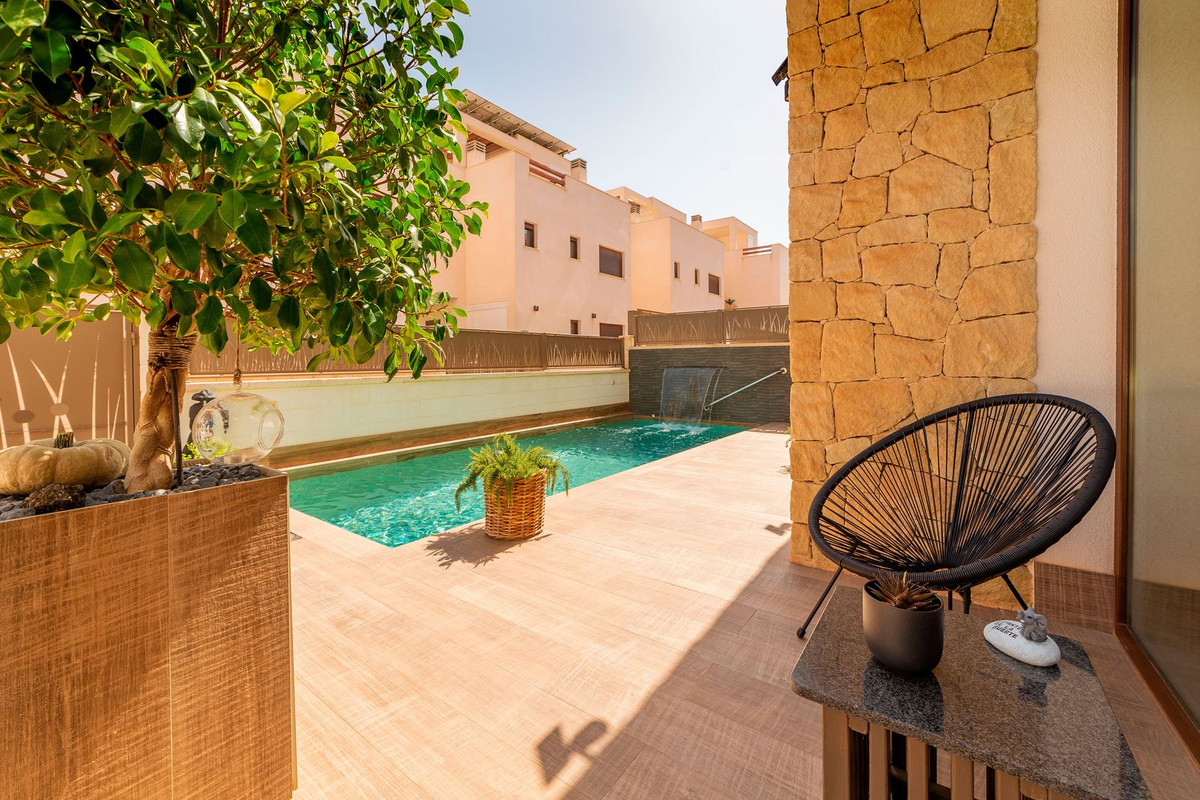 For sale - 3 Bedroom 2 Bathroom House - Detached Villa in Rojales - Ciudad Quesada  - Alicante