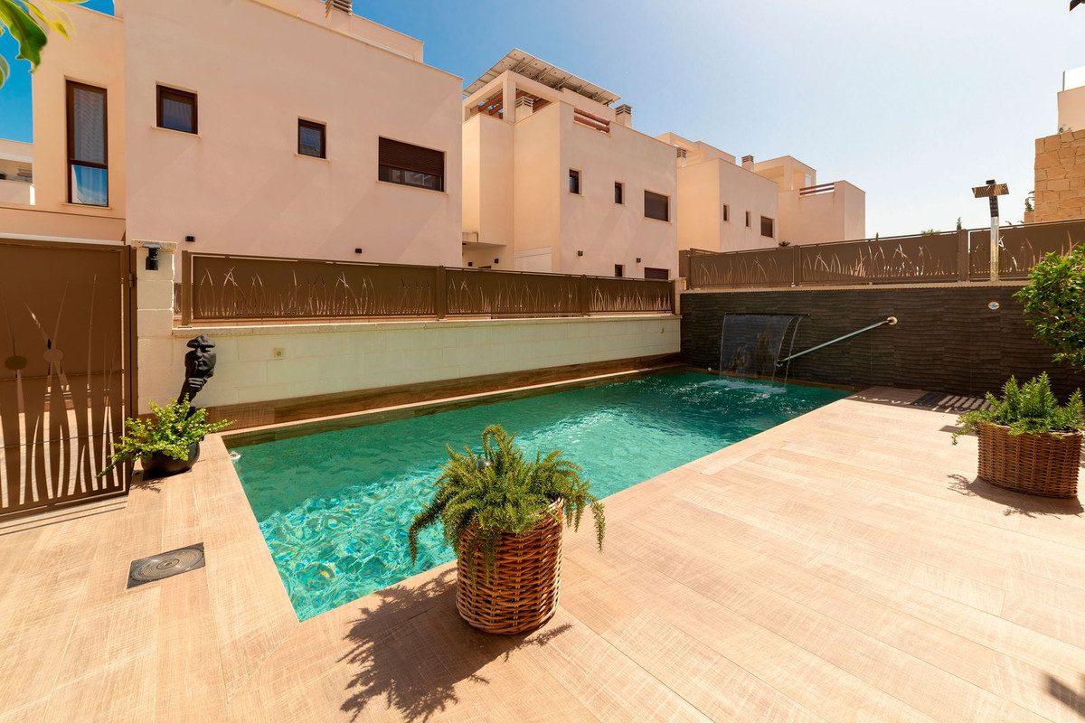 For sale - 3 Bedroom 2 Bathroom House - Detached Villa in Rojales - Ciudad Quesada  - Alicante