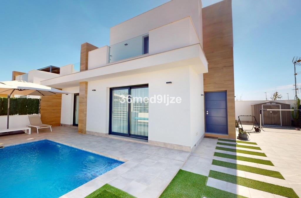 3 Bedroom 3 Bathroom House - Detached Villa in Torre-Pacheco