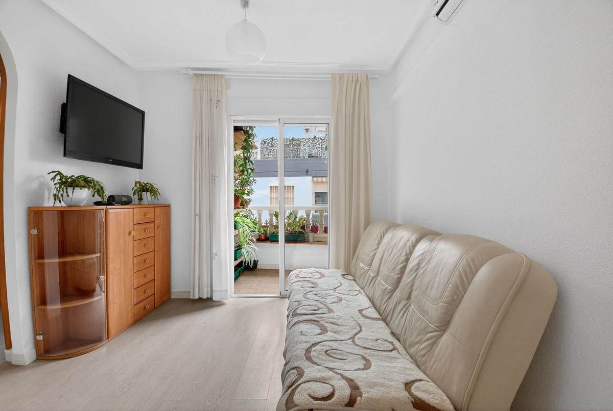 For sale - 2 Bedroom 1 Bathroom Apartment - Top Floor Apartment in Torrevieja - Torrevieja Centro  - Alicante