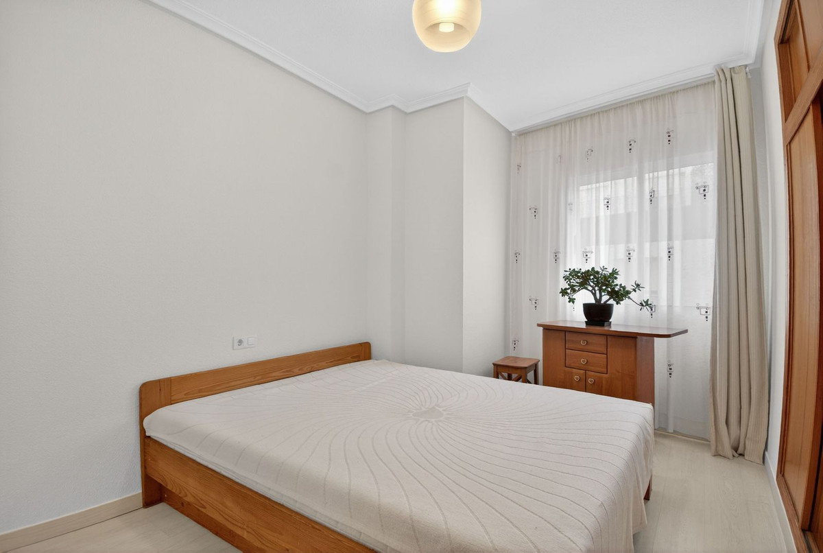 For sale - 2 Bedroom 1 Bathroom Apartment - Top Floor Apartment in Torrevieja - Torrevieja Centro  - Alicante