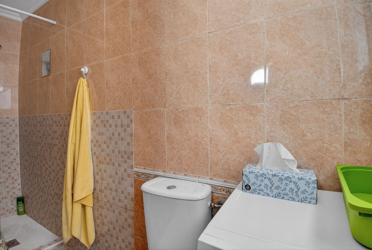 For sale - 2 Bedroom 1 Bathroom Apartment - Top Floor Apartment in Torrevieja - Torrevieja Centro  - Alicante