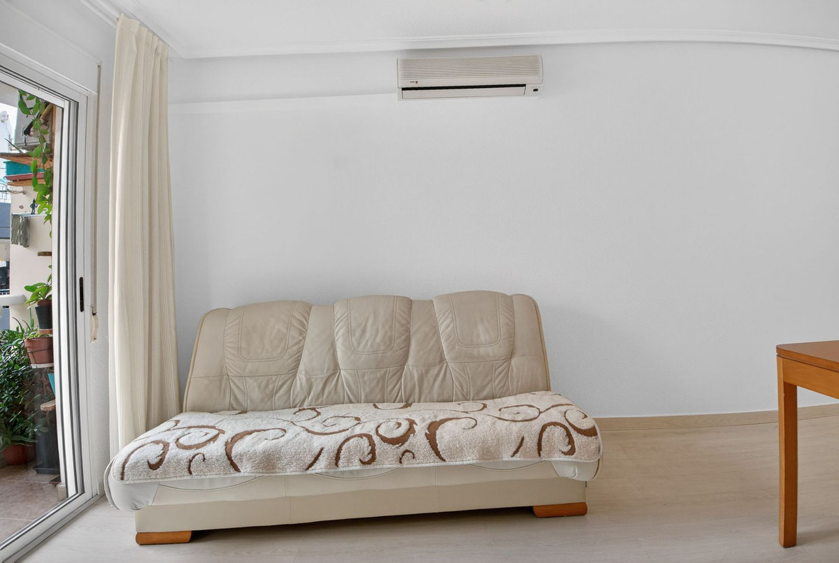 For sale - 2 Bedroom 1 Bathroom Apartment - Top Floor Apartment in Torrevieja - Torrevieja Centro  - Alicante