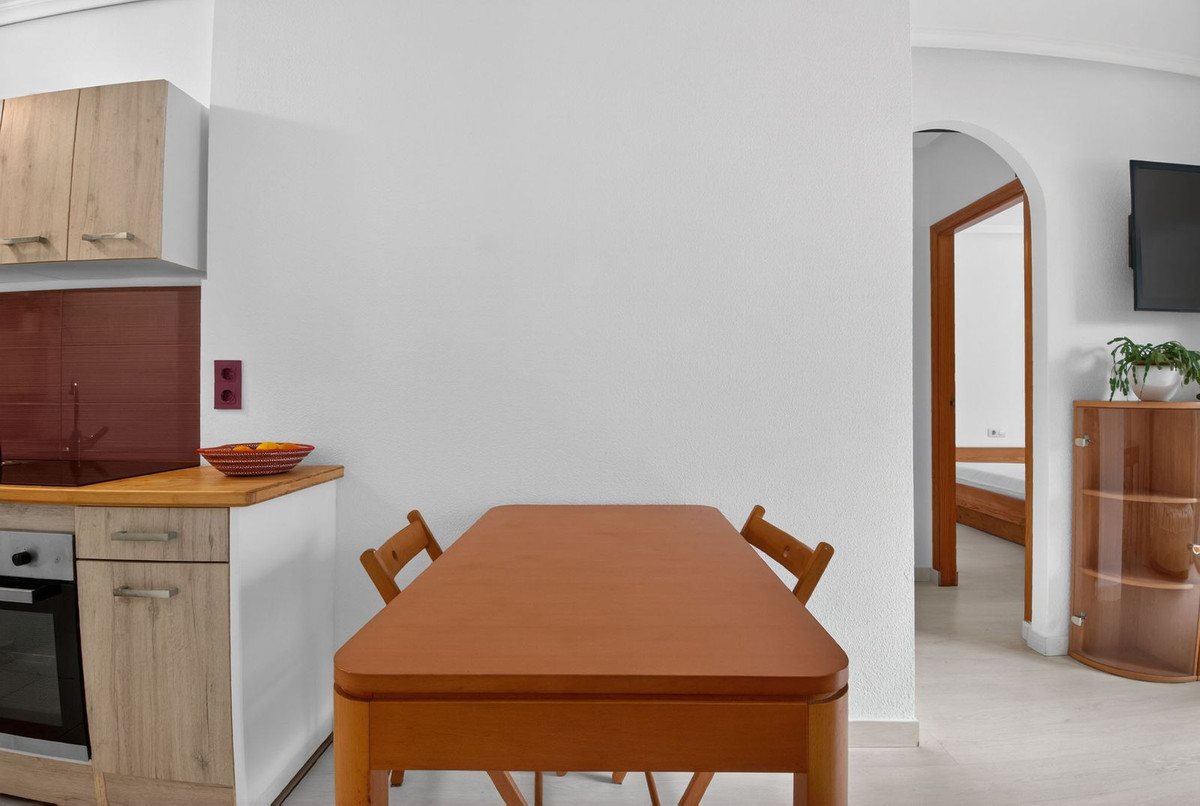 For sale - 2 Bedroom 1 Bathroom Apartment - Top Floor Apartment in Torrevieja - Torrevieja Centro  - Alicante