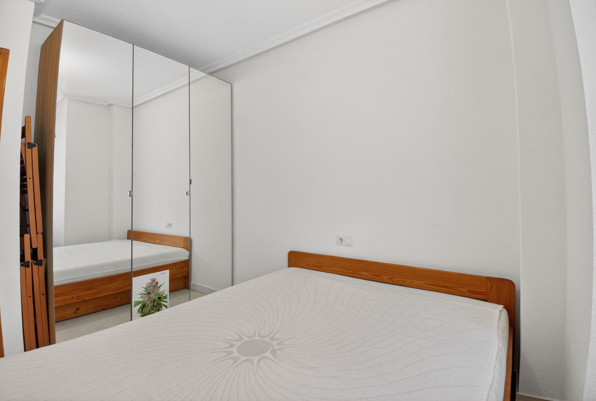 For sale - 2 Bedroom 1 Bathroom Apartment - Top Floor Apartment in Torrevieja - Torrevieja Centro  - Alicante