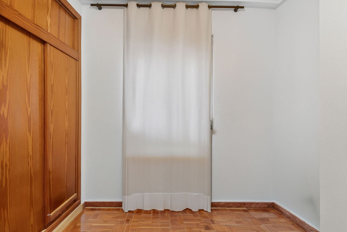 For sale - 2 Bedroom 1 Bathroom Apartment - Top Floor Apartment in Torrevieja - Torrevieja Centro  - Alicante